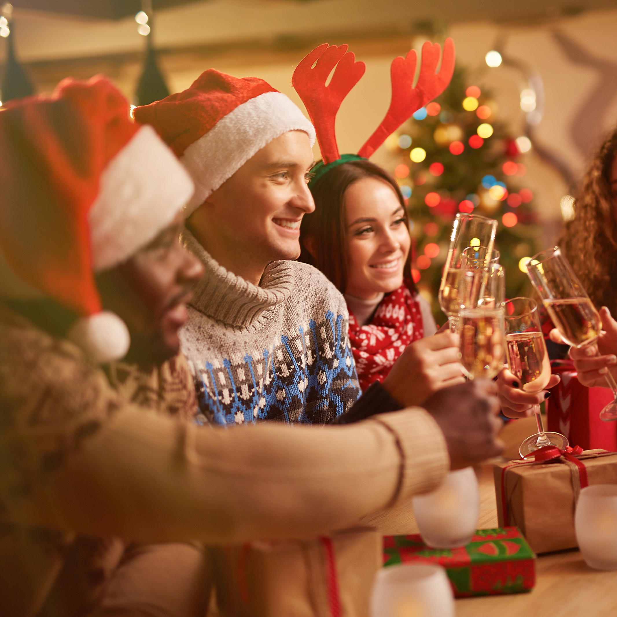 Tips for Hosting the Perfect Holiday Party – MyGift