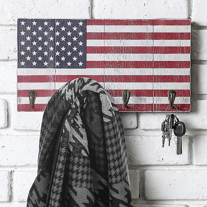 All-American Flag Design Wood Entryway Rack