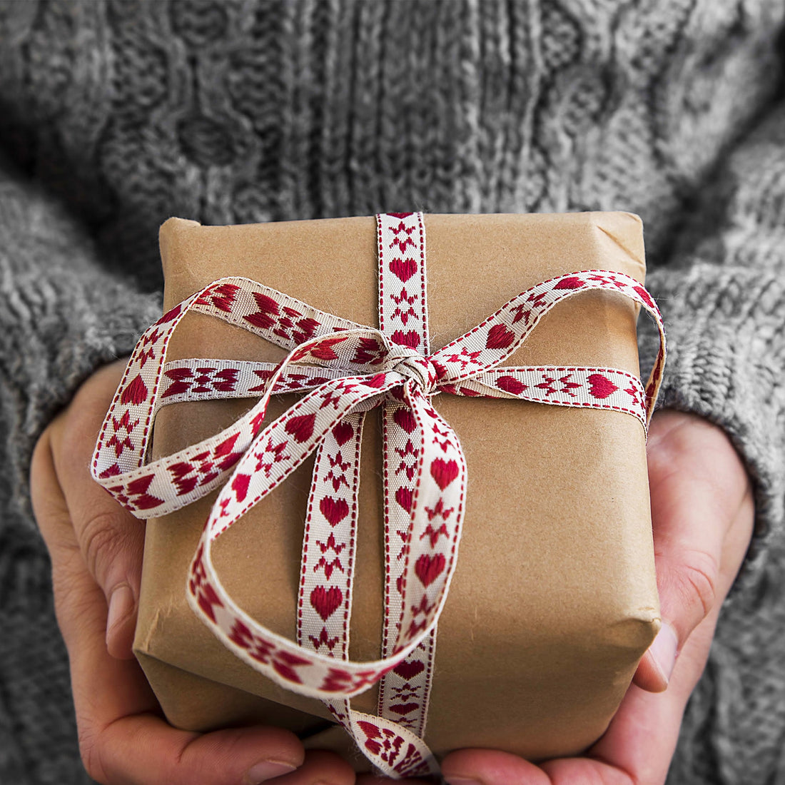 Meaningful Ways to Give Back This Holiday Season