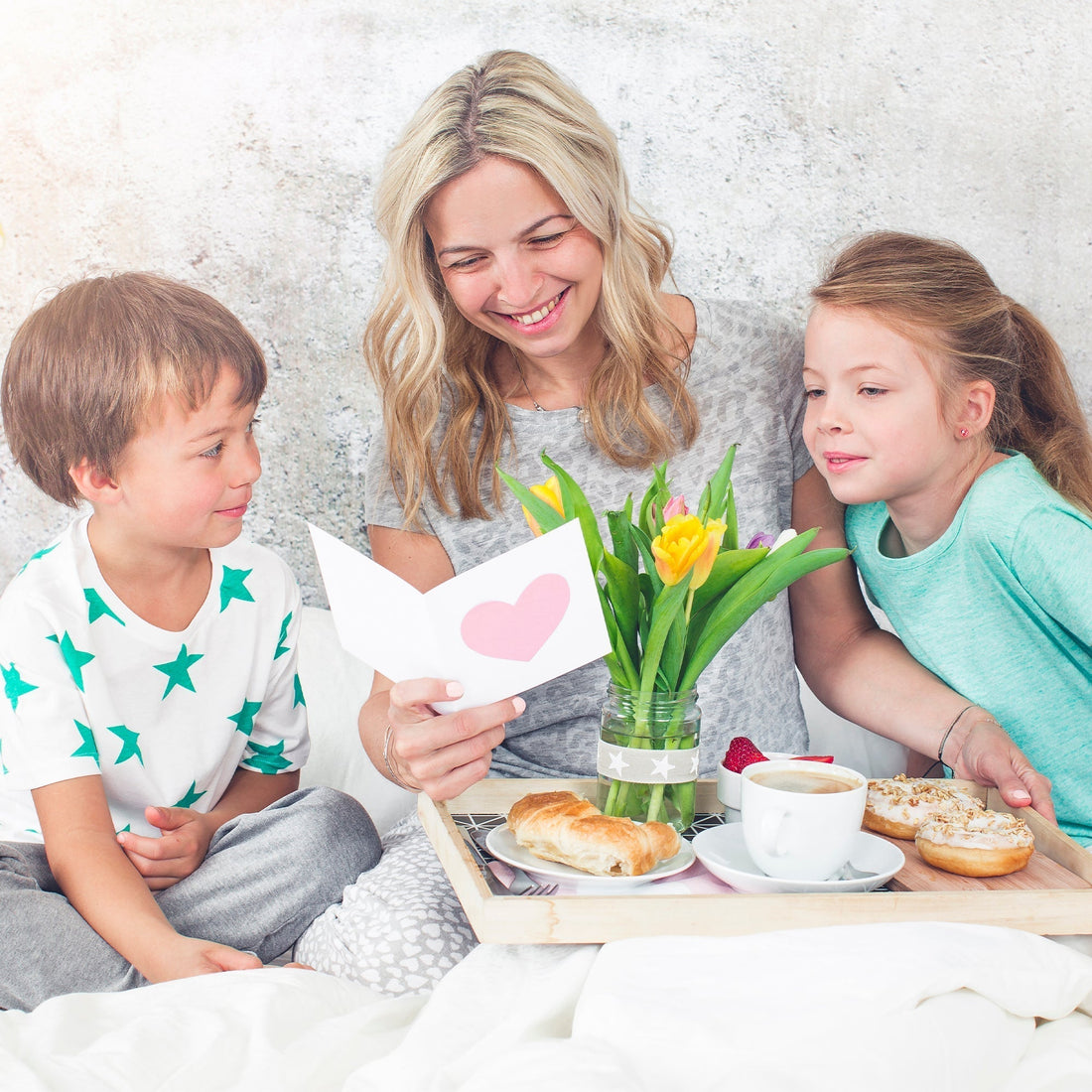 10 Ways to Make Mom Feel Special (Without Spending a Dime)