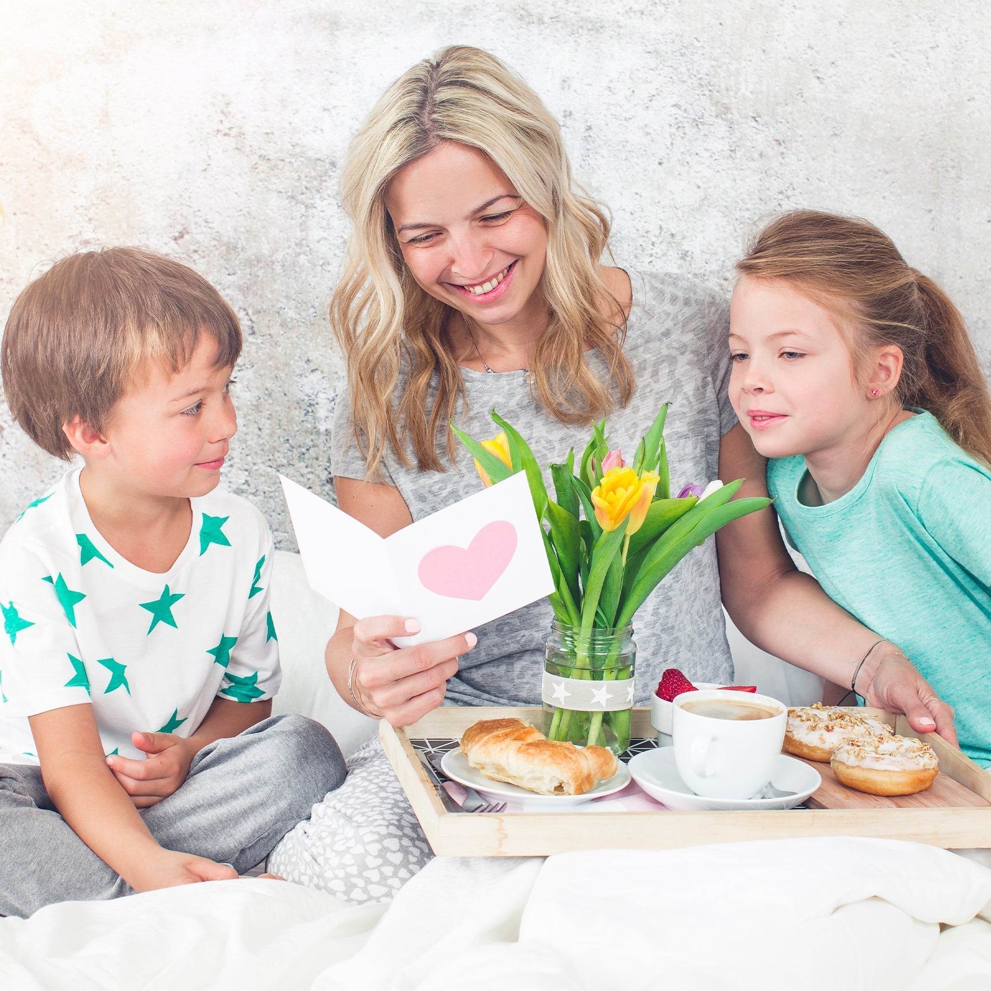 10 Ways to Make Mom Feel Special (Without Spending a Dime)